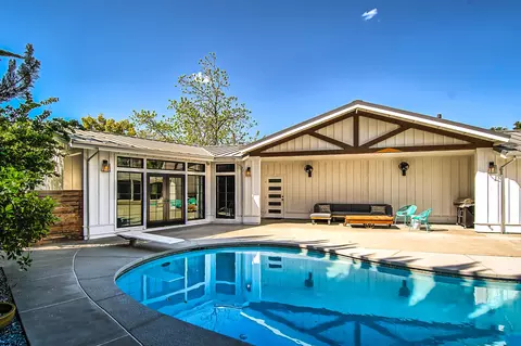 900 Sierra Vista Dr, Redding, CA 96001 photo 1