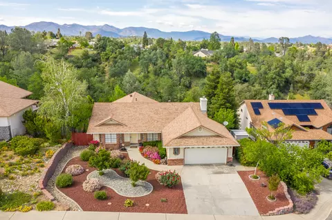 2730 Crystal Tree Dr, Redding, CA 96001 photo 3