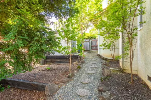 2730 Crystal Tree Dr, Redding, CA 96001 photo 34