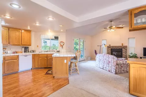 2730 Crystal Tree Dr, Redding, CA 96001 photo 14