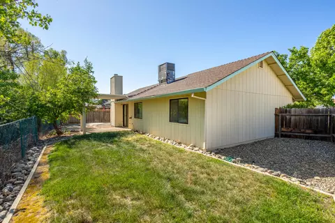 2431 Candlewood Dr, Redding, CA 96003 photo 14