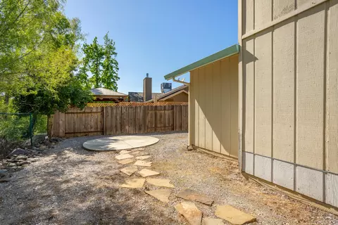 2431 Candlewood Dr, Redding, CA 96003 photo 16