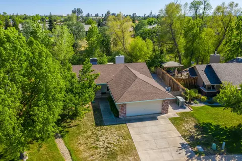 2431 Candlewood Dr, Redding, CA 96003 photo 17