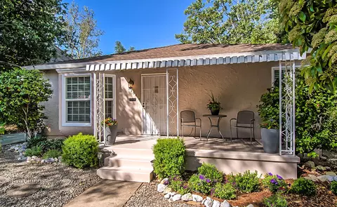 1364 Chestnut St, Redding, CA 96001 photo 1