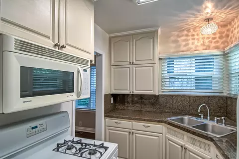 1364 Chestnut St, Redding, CA 96001 photo 7