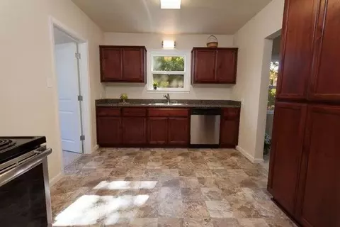 2351 Eureka, Redding, CA 96001 photo 9