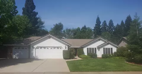 4128 Windwood Dr, Redding, CA 96002 photo 2