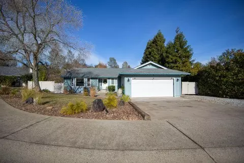 2276 Wicklow St, Redding, CA 96001 photo 2