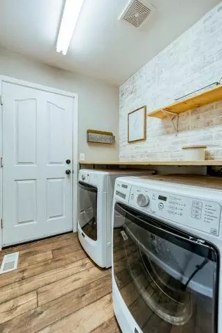2276 Wicklow St, Redding, CA 96001 photo 16