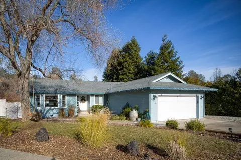 2276 Wicklow St, Redding, CA 96001 photo 3