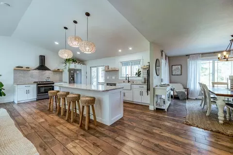 2276 Wicklow St, Redding, CA 96001 photo 4