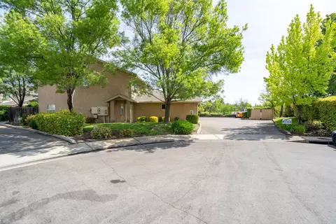 1460 Serrano Pl, Redding, CA 96003 photo 4