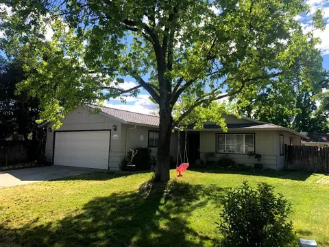 6980 Hemlock St, Redding, CA 96001 photo 1