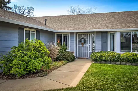 2484 Candlewood Dr, Redding, CA 96003 photo 3