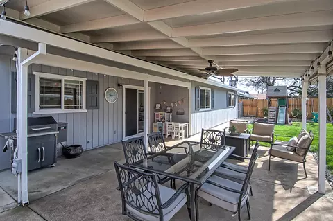 2484 Candlewood Dr, Redding, CA 96003 photo 22