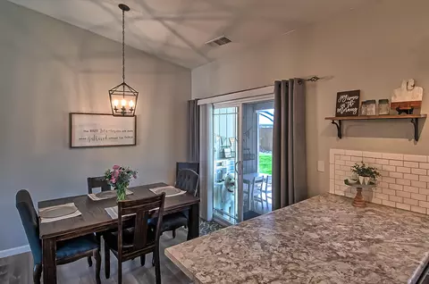 2484 Candlewood Dr, Redding, CA 96003 photo 9