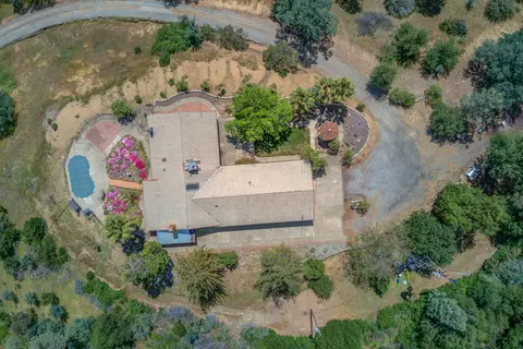 13012 Dry Creek Rd, Redding, CA 96003 photo 2