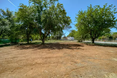 2355 Alden Ave, Redding, CA 96002 photo 42