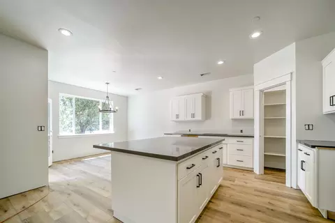 2355 Alden Ave, Redding, CA 96002 photo 9
