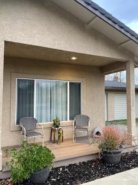 1312 Carter Way, Redding, CA 96002 photo 3