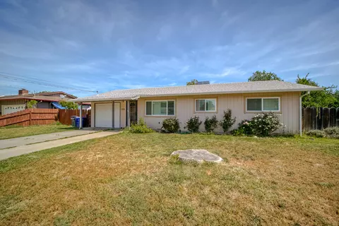 355 La Bray Ave, Red Bluff, CA 96080 photo 2