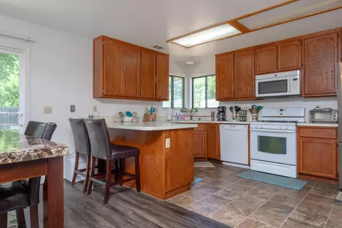 2550 Ely Ln, Redding, CA 96001 photo 8