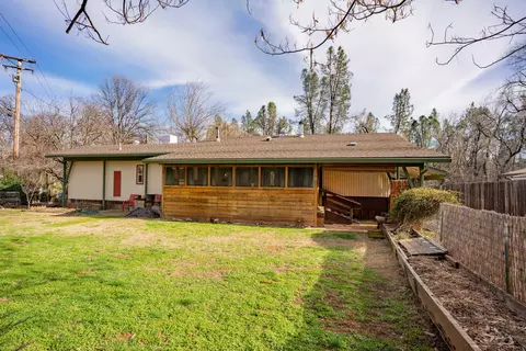181 Branstetter Ln, Redding, CA 96001 photo 1