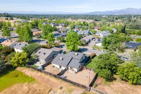 2015 Charade Way, Redding, CA 96003 photo 15