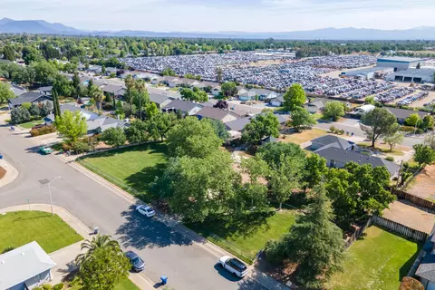2015 Charade Way, Redding, CA 96003 photo 21
