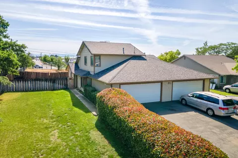 2015 Charade Way, Redding, CA 96003 photo 4