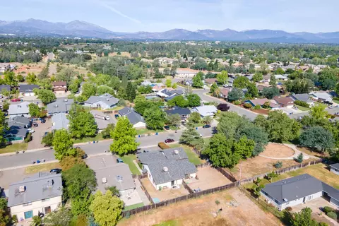 2015 Charade Way, Redding, CA 96003 photo 10