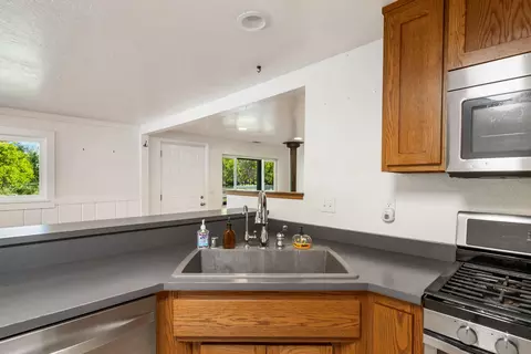 22043 Hermosa Dr, Anderson, CA 96007 photo 10