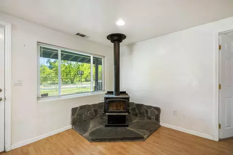22043 Hermosa Dr, Anderson, CA 96007 photo 13