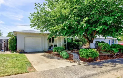 2103 Phobos Ct, Redding, CA 96002 photo 1