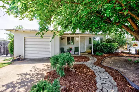 2103 Phobos Ct, Redding, CA 96002 photo 2