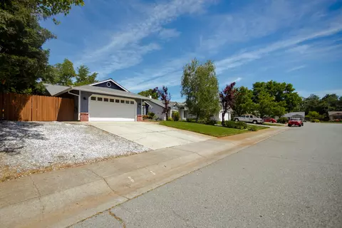 1927 Chiella Ln, Redding, CA 96002 photo 17
