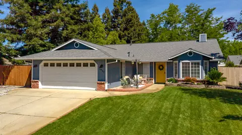 1927 Chiella Ln, Redding, CA 96002 photo 1