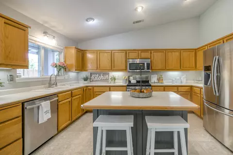 1927 Chiella Ln, Redding, CA 96002 photo 6