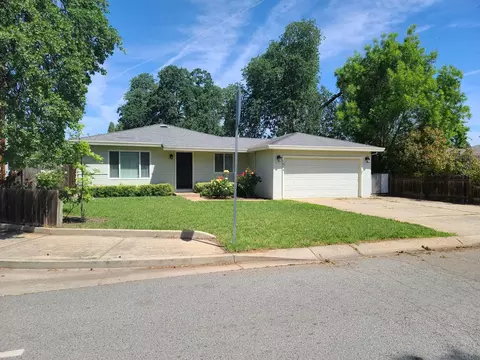 1014 Lorraine Dr, Redding, CA 96002 photo 1