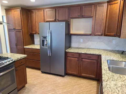 1014 Lorraine Dr, Redding, CA 96002 photo 4