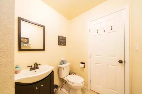 3210 Forest Hills Dr, Redding, CA 96002 photo 18