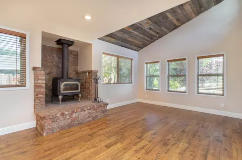 4237 White River Ct, Redding, CA 96003 photo 6