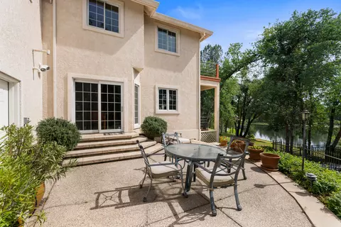 8144 Montgomery Cir, Redding, CA 96001 photo 13