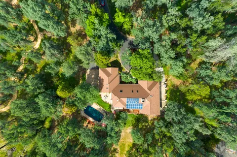 8144 Montgomery Cir, Redding, CA 96001 photo 52