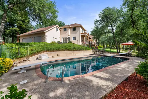 8144 Montgomery Cir, Redding, CA 96001 photo 11
