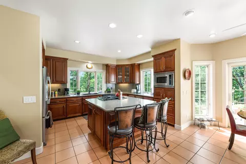 8144 Montgomery Cir, Redding, CA 96001 photo 27
