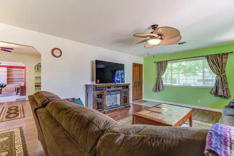 202 Woodhill Dr, Redding, CA 96003 photo 10