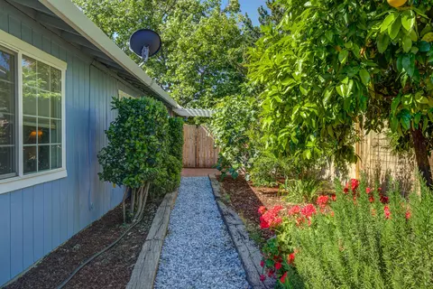 202 Woodhill Dr, Redding, CA 96003 photo 29