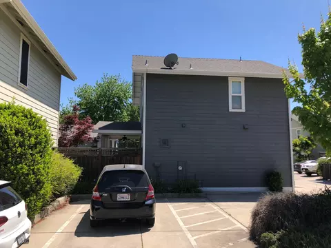 859 Fell St, Redding, CA 96001 photo 9