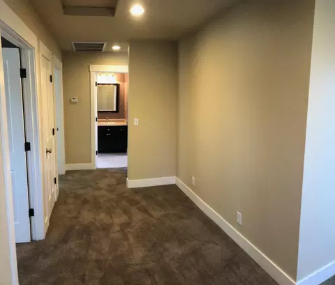 859 Fell St, Redding, CA 96001 photo 17